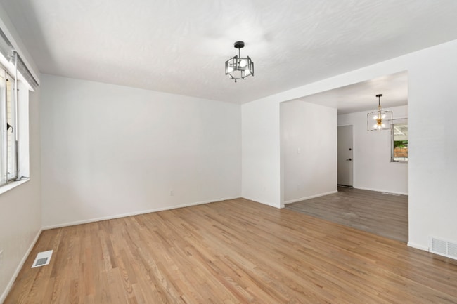 Photo - 1007 Redwood Dr