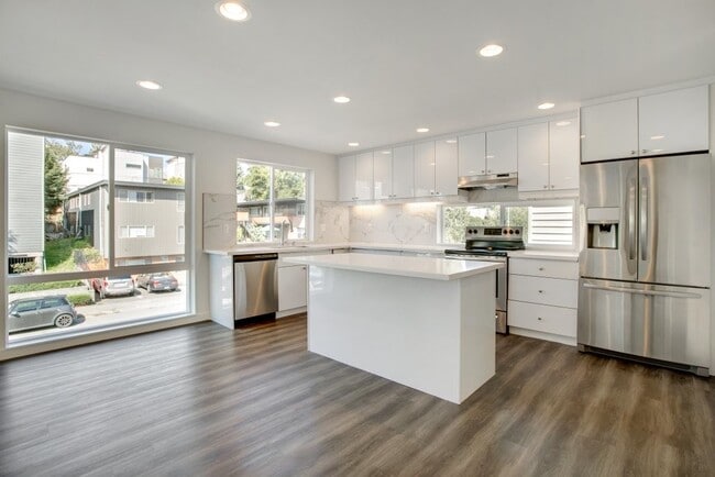 Photo - 5222 Brooklyn Ave NE Unit 3