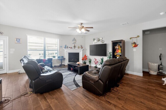 Photo - 6200 Marigold Dr