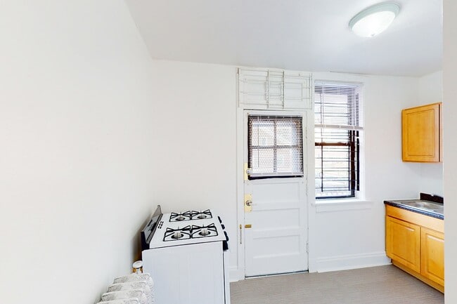 Photo - 5202-5210 S. Cornell Avenue