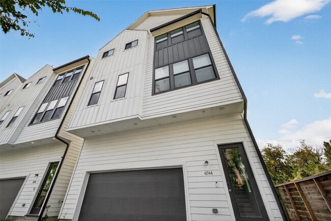 Photo - 6744 Del Rio St