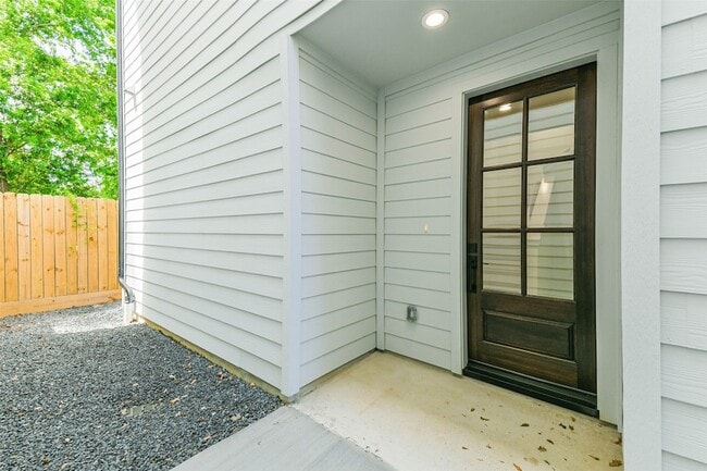 Photo - 5703 Balbo St