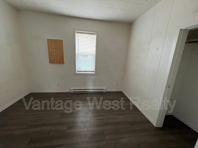 175 Eckhardt Ave W