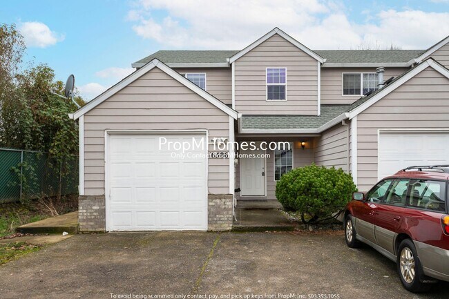 Photo - 16584-16586 SW Daffodil St