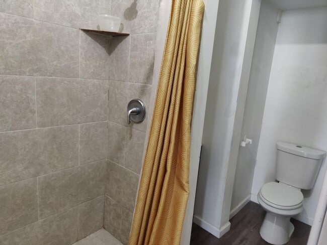 Photo - 1335 W 3rd St Unidad apt 1