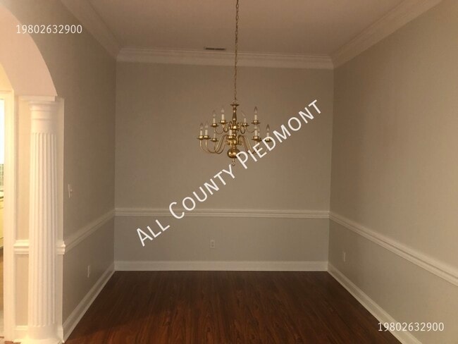 Photo - 509 Scarboro Ln