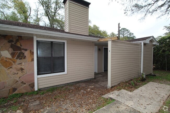Building Photo - Spacious 2BD/1BA Apartment in Benjamin Oak... Unit B