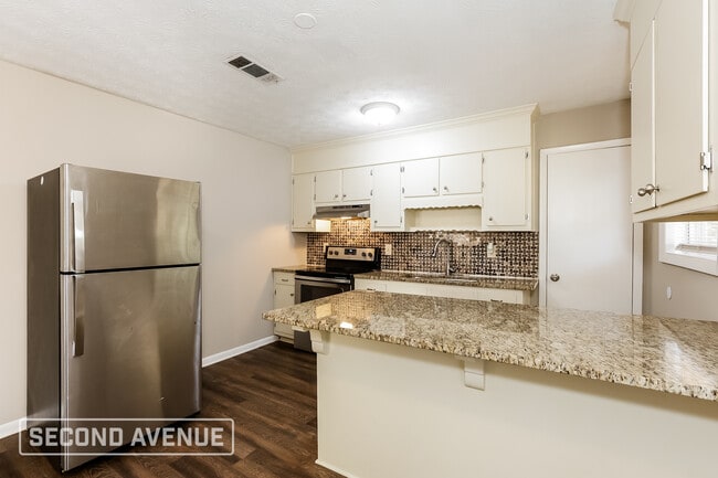 Photo - 2053 Chestnut Log Dr