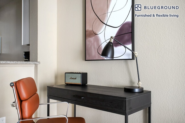 Photo - 1710 N Fuller Ave Unidad FL4-ID852