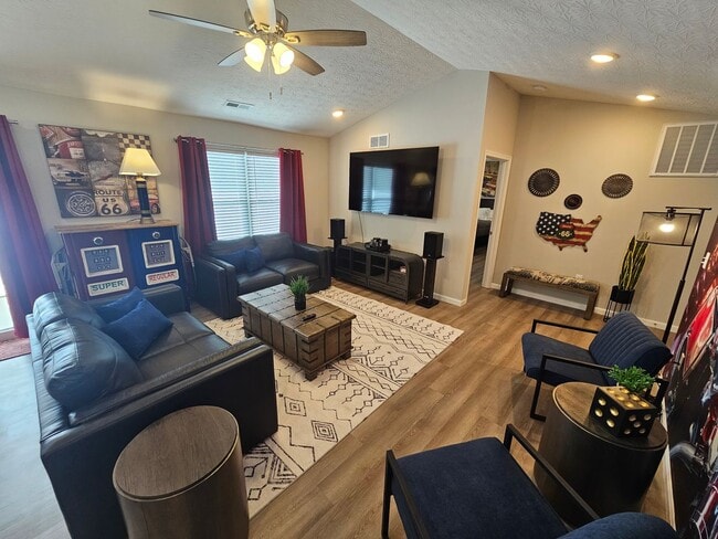 Photo - Vroooom . . . . the ROAD is calling. . . ....