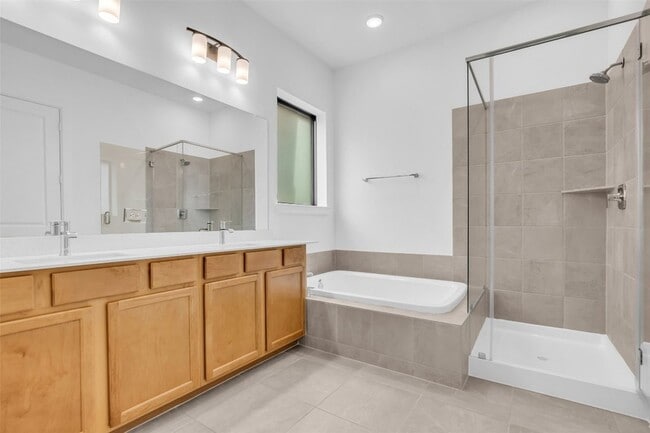 Photo - 10607 Katherine Lk Dr