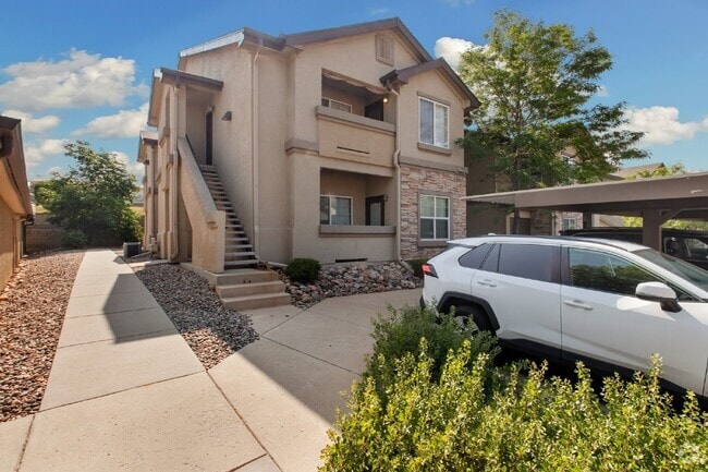 Building Photo - Updated 2-Bed, 2-Bath Condo Just 15 Minute... Unit #201