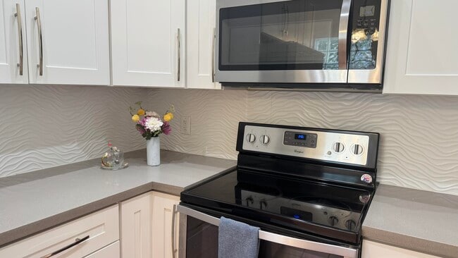 Photo - 5438 Verona Dr Unit I