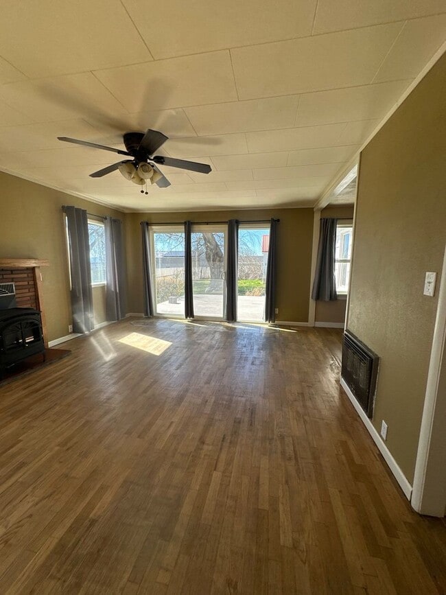 Photo - 2800 Watson St