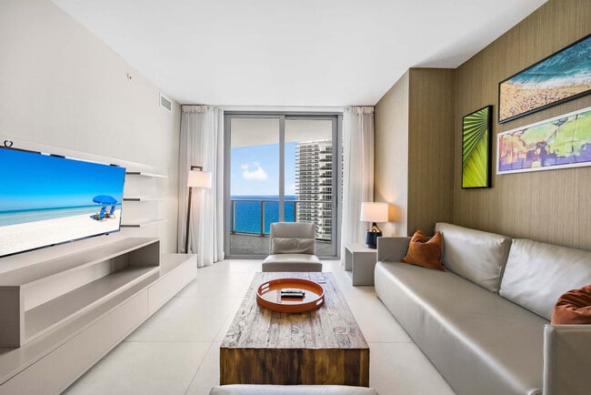 Building Photo - 4111 S Ocean Dr Rental