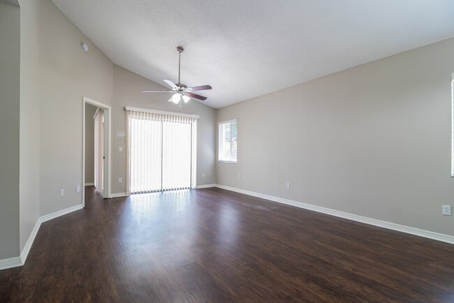 Photo - 813 Heather Glen Cir