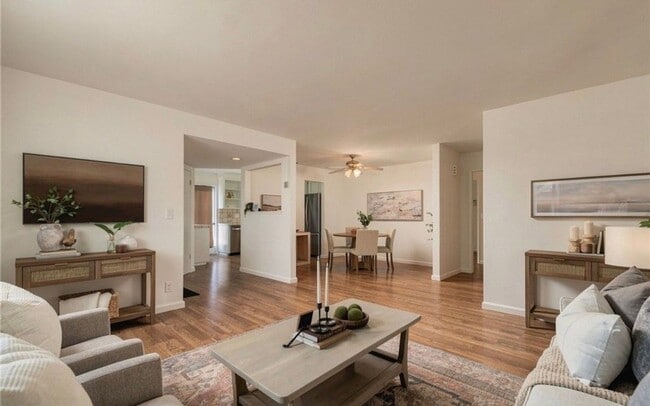 30 Burkeshire Ct