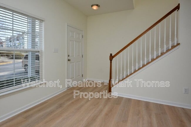 Photo - 1326 Holly Grove Way