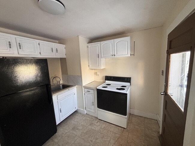 Photo - 1BR/1BA Apartment – Prime Location Near Downtown Bath! Unit 3