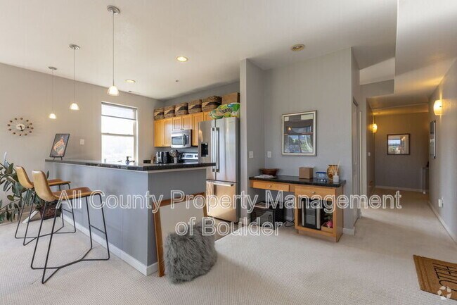 Building Photo - 2910 Bluff St Unit #124 Rental