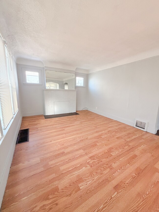 Photo - 14600 Strathmoor St