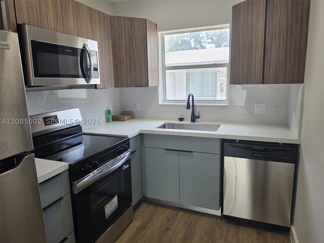 Building Photo - 570 NE 63rd St Unit 3