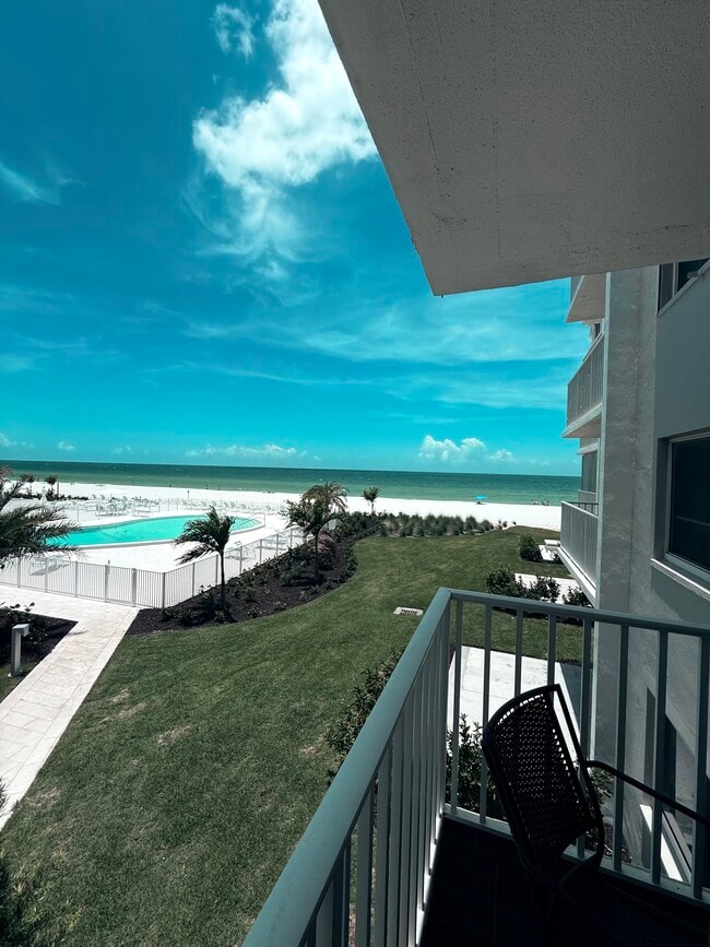 Photo - 3443 Gulf Shore Blvd N Unidad 205