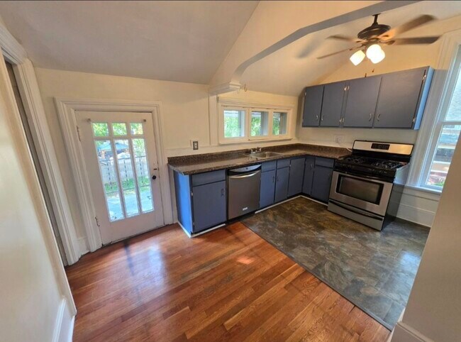 Photo - 605 N Calhoun St