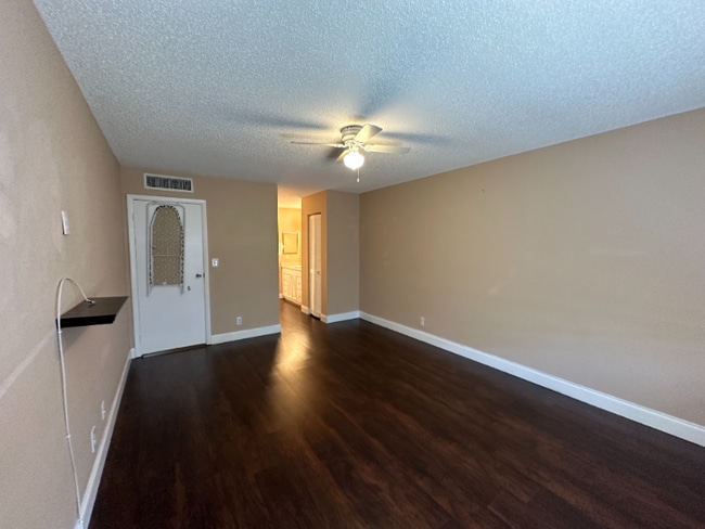 Photo - 5961 N Falls Cir Dr Unit 309