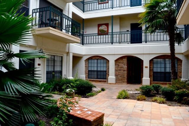 Building Photo - 1908 San Antonio St