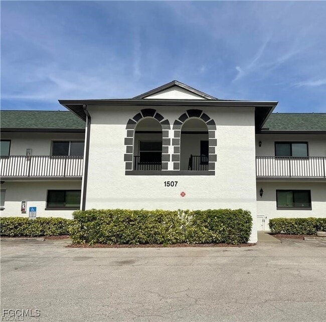 Building Photo - 1507 Cape Coral Pkwy W