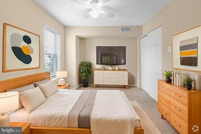 Building Photo - 909 N 19th St Rental