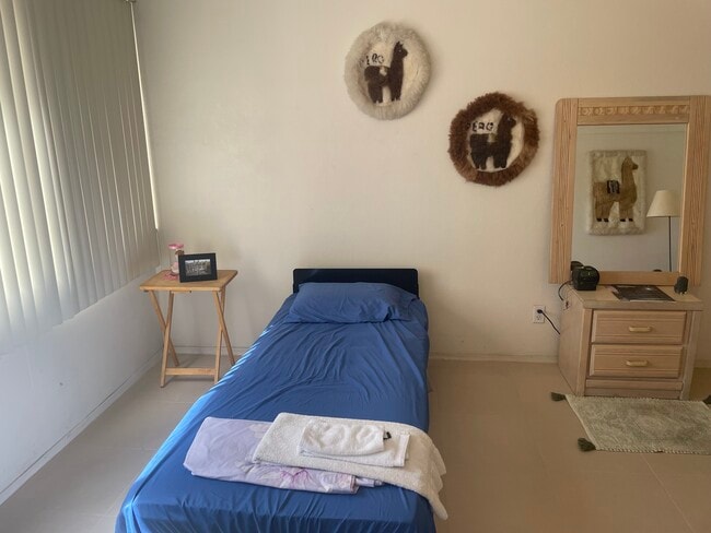 Building Photo - 351 E Thomas Rd Unit D203