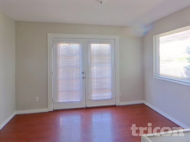 Photo - 617 19th St SW