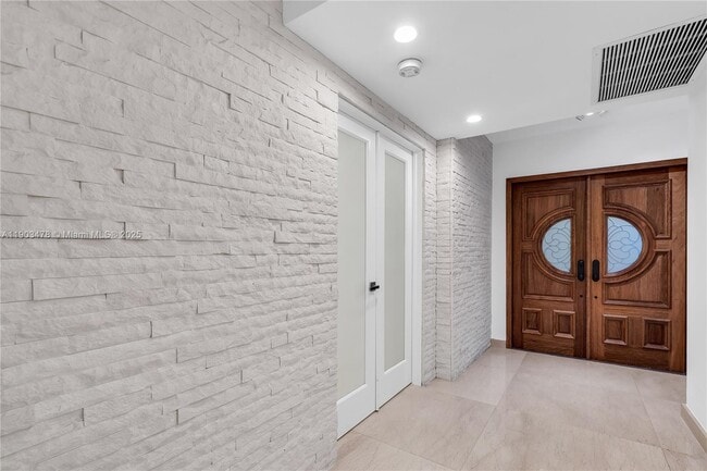 Photo - 141 Crandon Blvd Unit 242