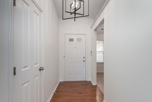 Photo - Updated 3 Bedroom Ranch on a Cul-De-Sac in...