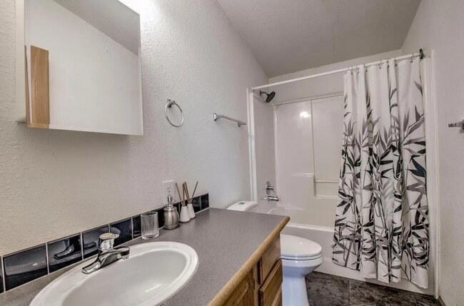 Photo - 492 Kimmes Ln