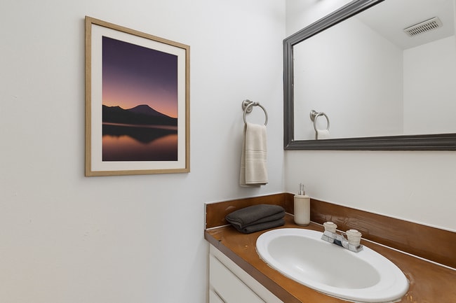 Photo - 5620-5624 NE Killingsworth St. Unit 5624