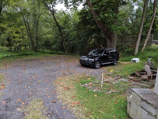 Photo - 4851 River Rd Apartment Unit B