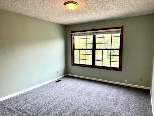 Photo - 2901 University Dr