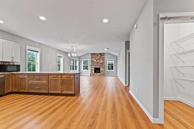 Photo - Luxury 3 Bed, 2.5 Bath - Townhome - AVAILA...