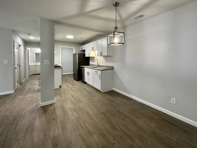 Building Photo - Anthos at Pinewood Manor Rental