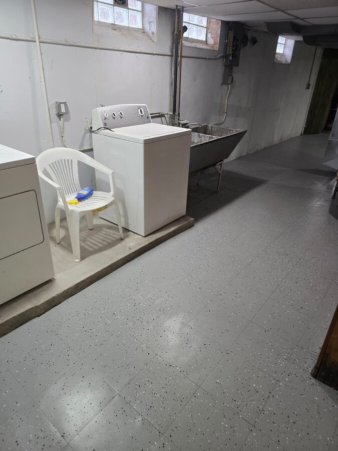 Photo - 375 E 214th St