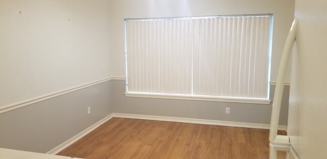 Photo - 1603 Williamsburg Dr