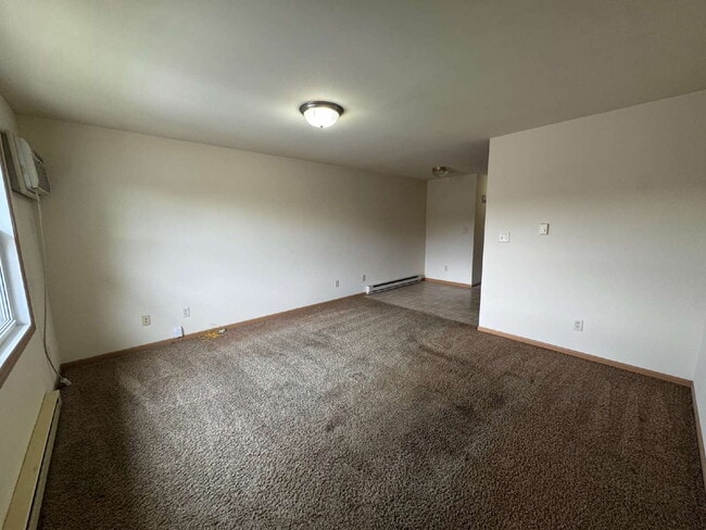 Photo - Beautiful 1BD/1B Apartment in Marseilles! Unit Apt. 5