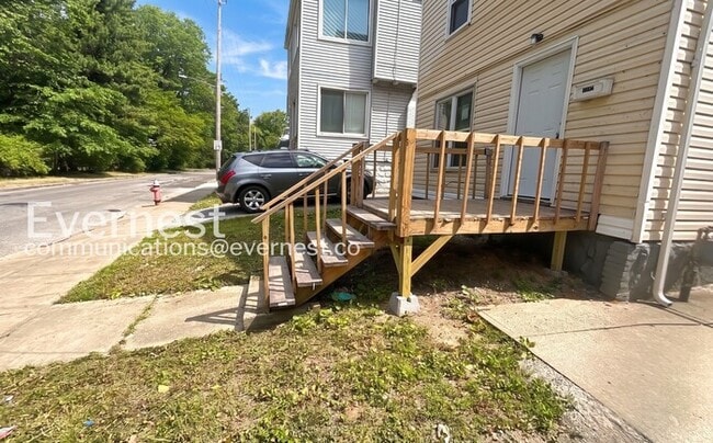 Photo - 1265 E 99th St