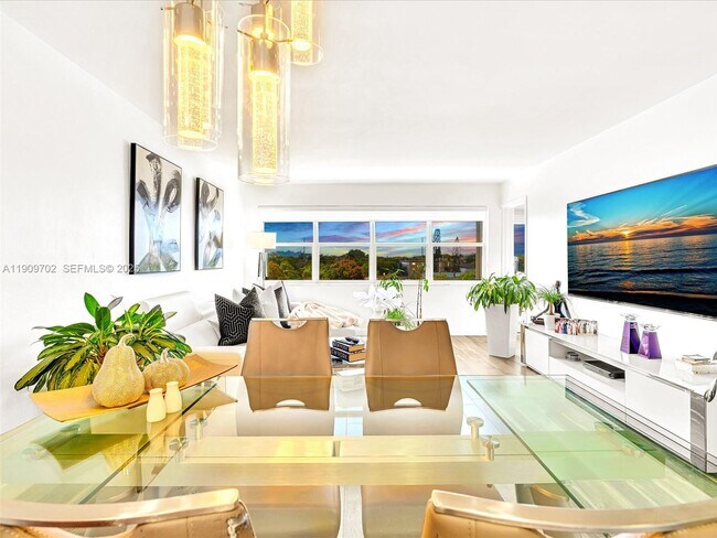 Building Photo - 215 SE 3rd Ave Unit 403C