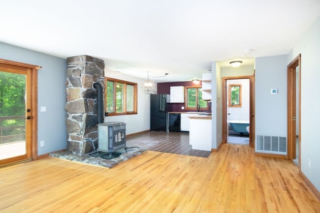 Photo - 1802 Shelor Ln