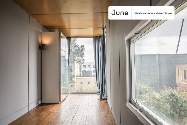 Photo - Room in Shared 6 bed/6 bath home Unidad 4A