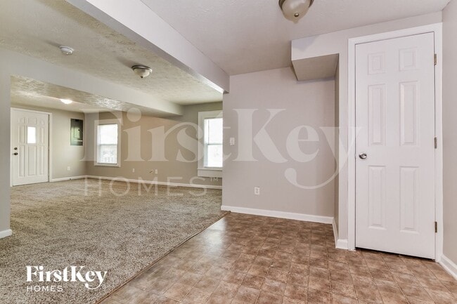 Photo - 2229 W 58th St